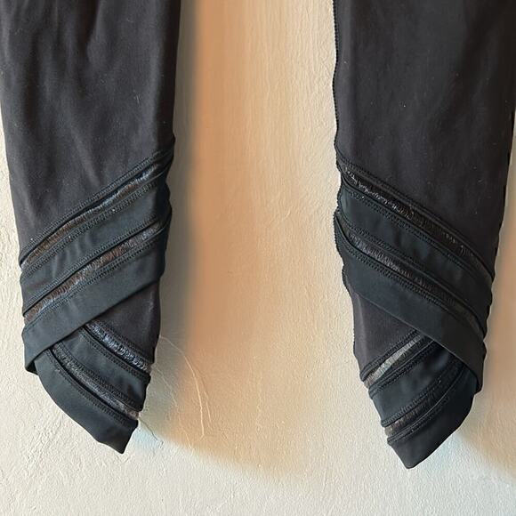Lululemon Wunder Under Crop Black High Rise Leggings Mesh Size 2 - Picture 10 of 11